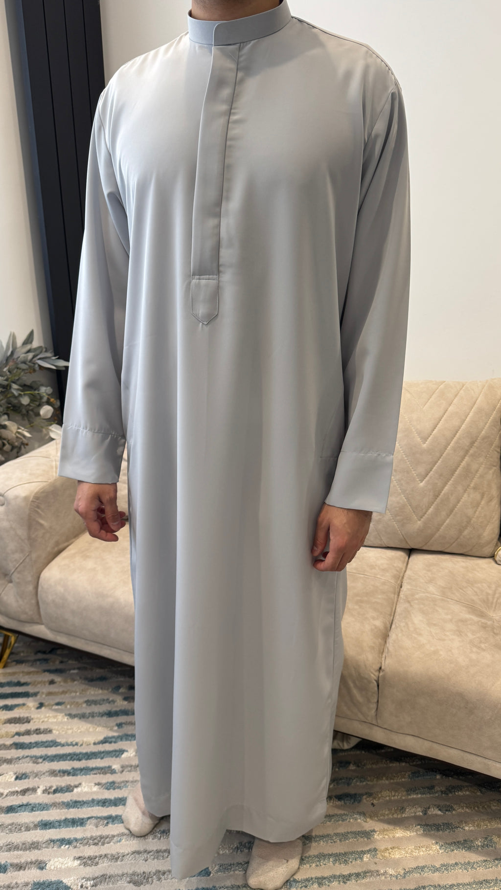 Silver Grey Saudi Collared Thobe (Small Collar)