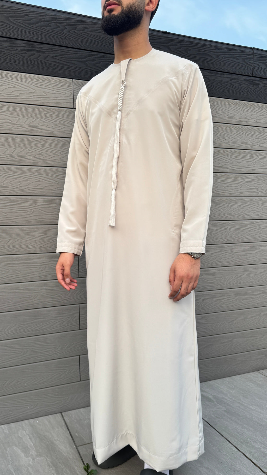 Ivory Zibda Mens Omani/Emirati essential thobe