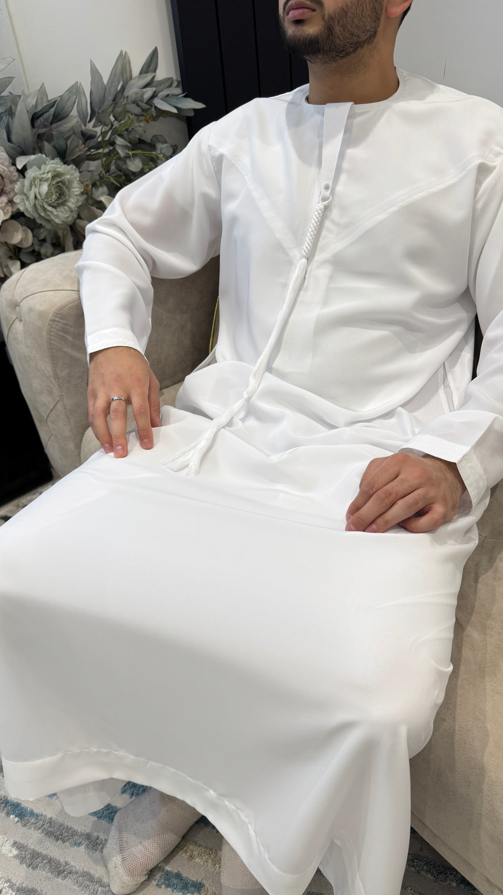 White Zibda Mens Emirati/Omani Zibda Essentials Thobe