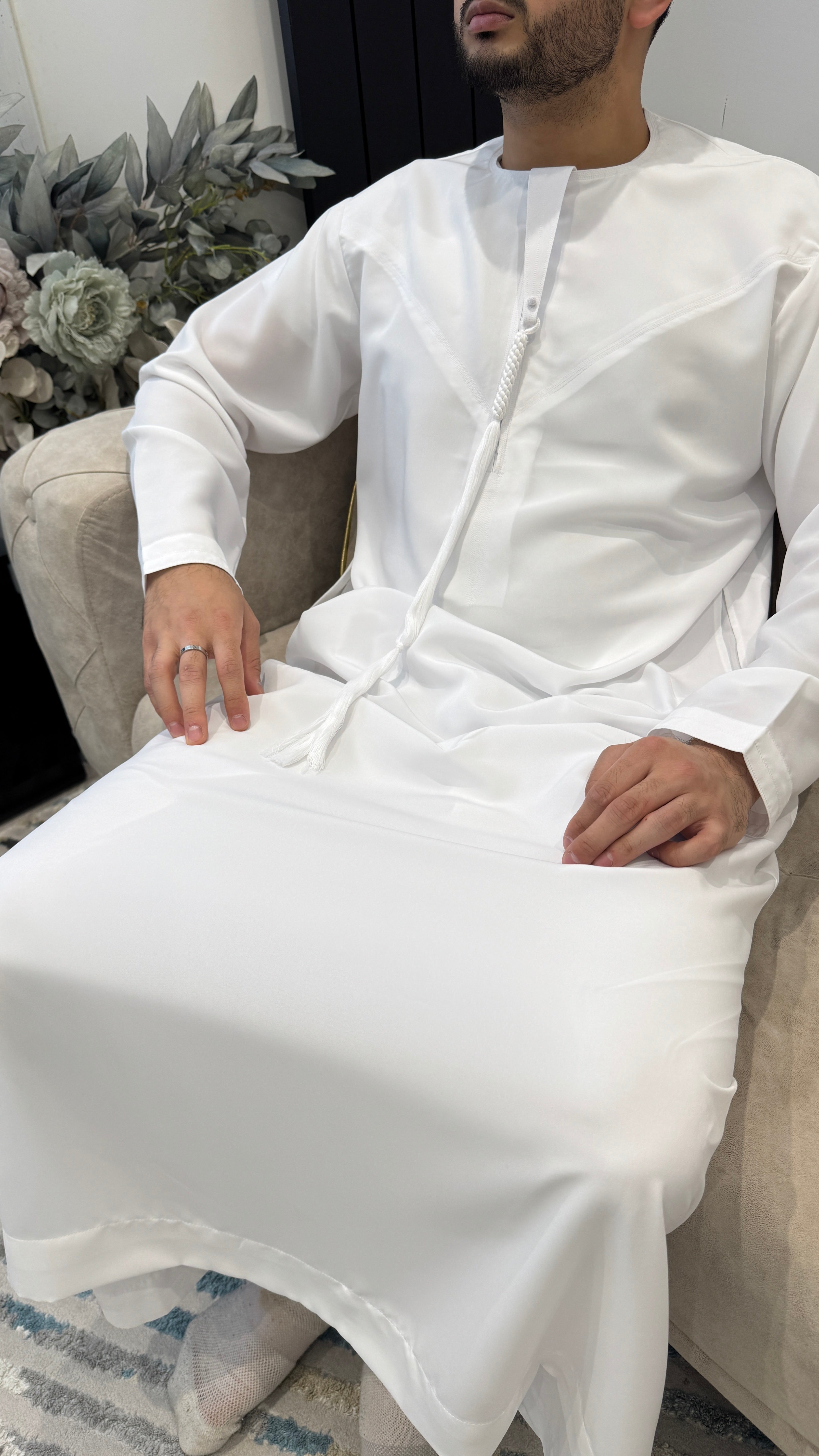 White Zibda Mens Emirati/Omani Zibda Essentials Thobe