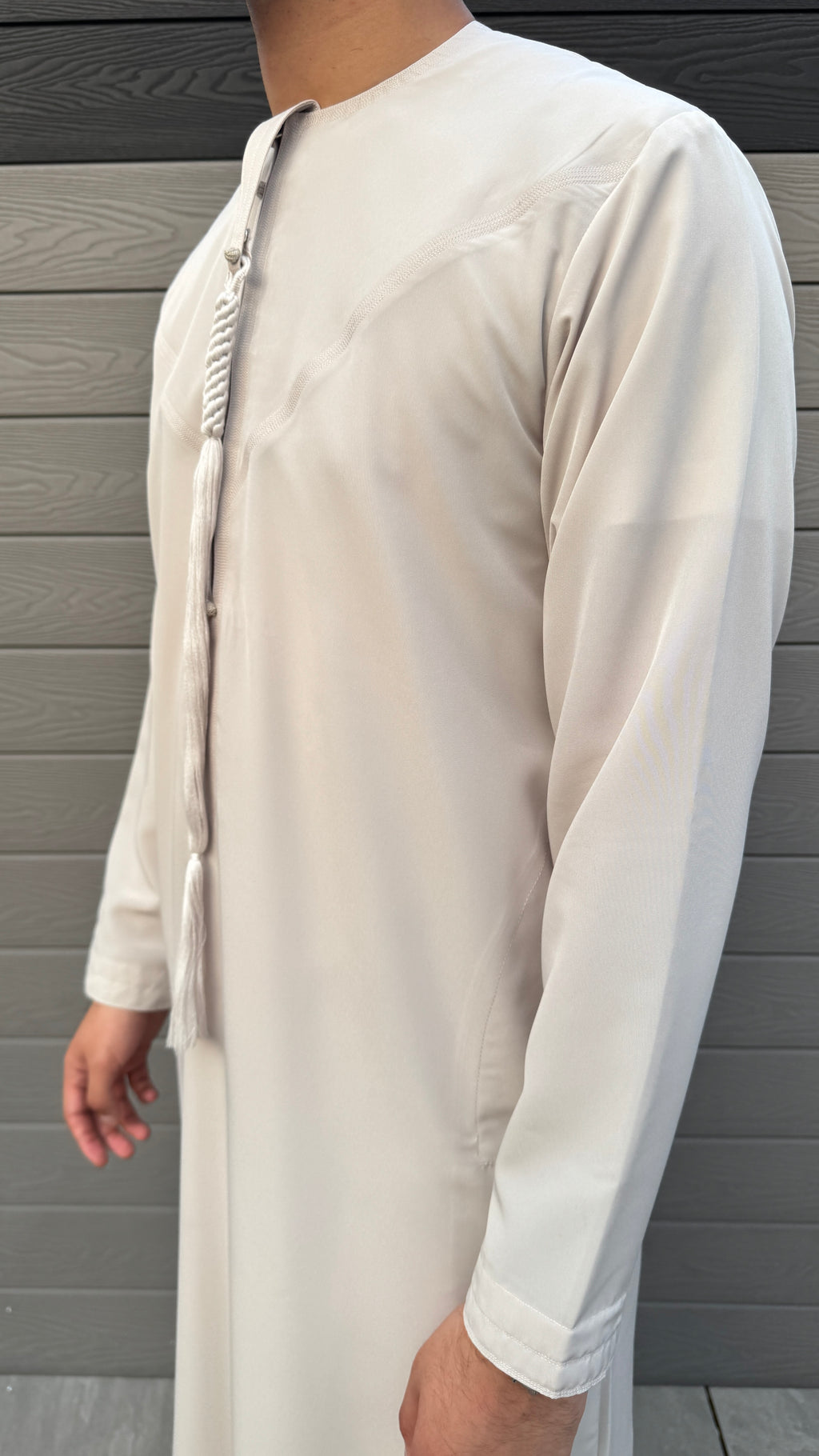 Ivory Zibda Mens Omani/Emirati essential thobe