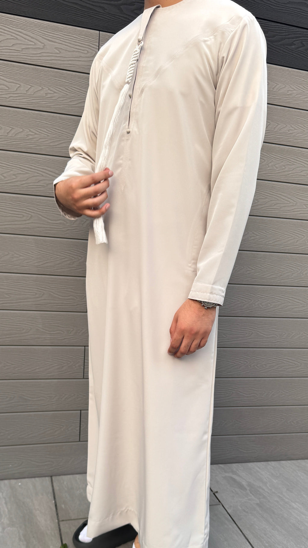 Ivory Zibda Mens Omani/Emirati essential thobe